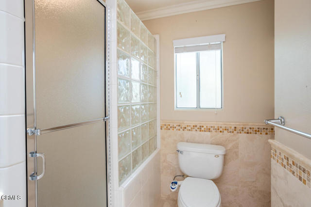 4841 Crown Avenue, La Canada Flintridge CA: https://media.crmls.org/mediaz/1c0ba898-7d8e-4b26-82ed-2502c3ade55a.jpg