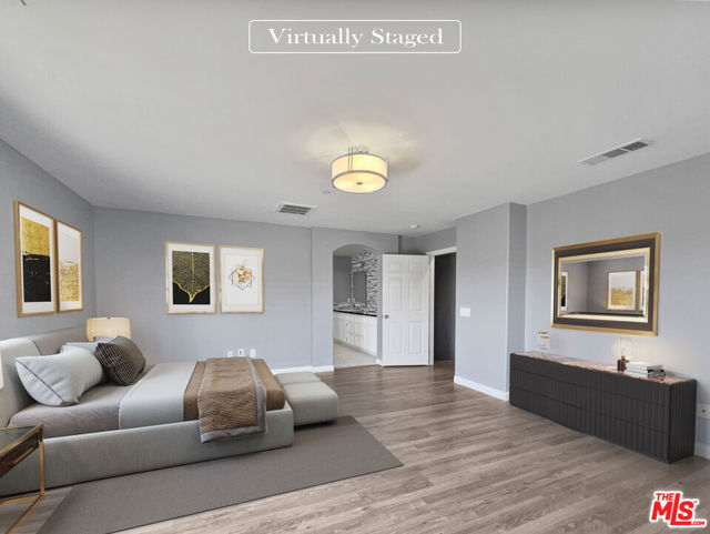 12101 Van Nuys Boulevard, 40 photo 4