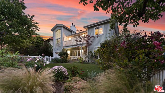 8011 Rayford Drive, Los Angeles CA: https://media.crmls.org/mediaz/1c0c2db3-f7b5-41dd-bbfe-6742bcfcdddb.jpg