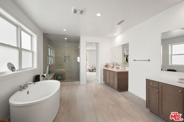 20244 W Albion Way, Porter Ranch CA: https://media.crmls.org/mediaz/1c0c58e9-402f-4dd1-a509-0a8c3238eb24.jpg
