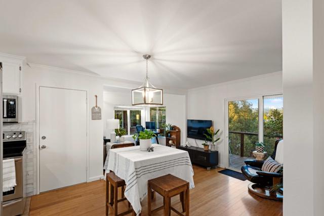 1890 Wharf Road, Capitola CA: https://media.crmls.org/mediaz/1c0da839-01d4-4fbb-98b0-413386aae02b.jpg