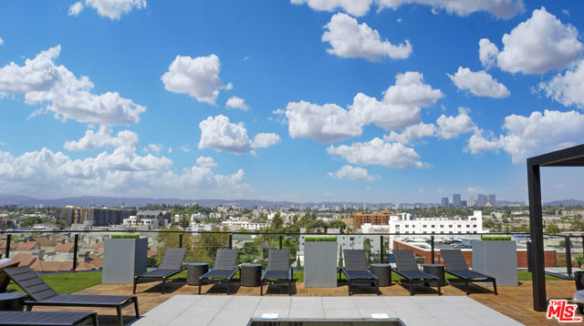 3800 Mentone Avenue, Culver City CA: https://media.crmls.org/mediaz/1c0f40bc-25fb-4502-ad90-c8f75b069f4b.jpg