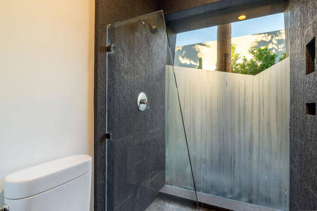 335 Patel Place, Palm Springs CA: https://media.crmls.org/mediaz/1c0f6ba8-bc7b-45fd-a173-7a8bc7716a0f.jpg