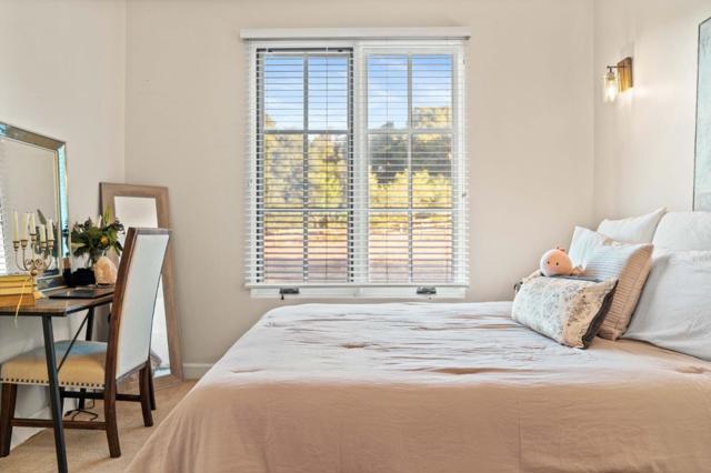 12220 Heritage Way, Gilroy CA: https://media.crmls.org/mediaz/1c0fa0b5-24d0-48d6-9749-536ab0d4b976.jpg