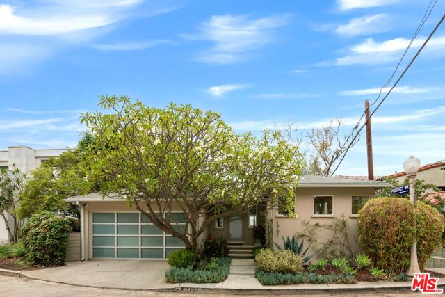 1757 Hollyvista Avenue, Los Angeles CA: https://media.crmls.org/mediaz/1c0fde64-e39c-4020-aaba-cb07d356d161.jpg