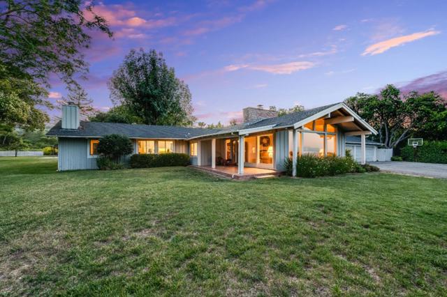 25850 Vinedo Lane, Los Altos Hills CA: https://media.crmls.org/mediaz/1c0fe716-0d3a-40ee-8c20-d85d7ee5ab59.jpg