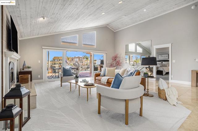 737 Willow Lake Rd, Discovery Bay CA: https://media.crmls.org/mediaz/1c0ff870-9238-4e78-8f45-d5d22c6db03f.jpg