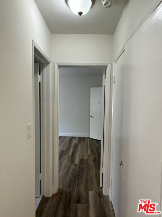 517 S Kenmore Avenue, Los Angeles CA: https://media.crmls.org/mediaz/1c107968-c00d-4837-a6fd-12af28a2aba3.jpg