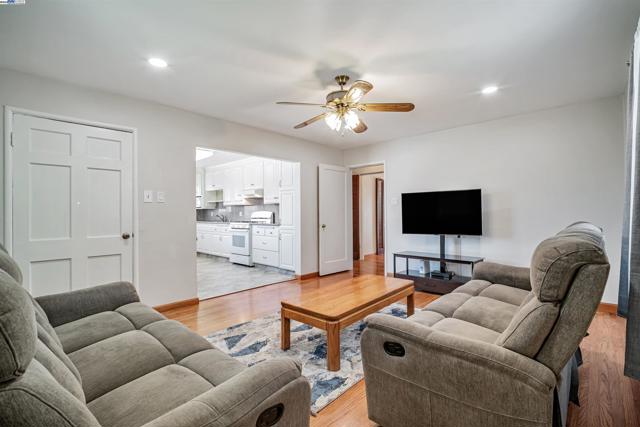 1105 Gardner Blvd., San Leandro CA: https://media.crmls.org/mediaz/1c10c6ed-ef06-4be6-86b3-f6c381febb7f.jpg