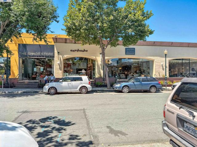 2238 7Th, Berkeley CA: https://media.crmls.org/mediaz/1c114875-4a92-4bc6-8d75-efa233fdb872.jpg