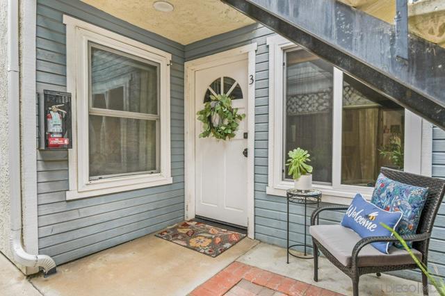 4320 Mentone St, San Diego CA: https://media.crmls.org/mediaz/1c11a794-65c4-4a85-8b44-fd63ac8713d1.jpg