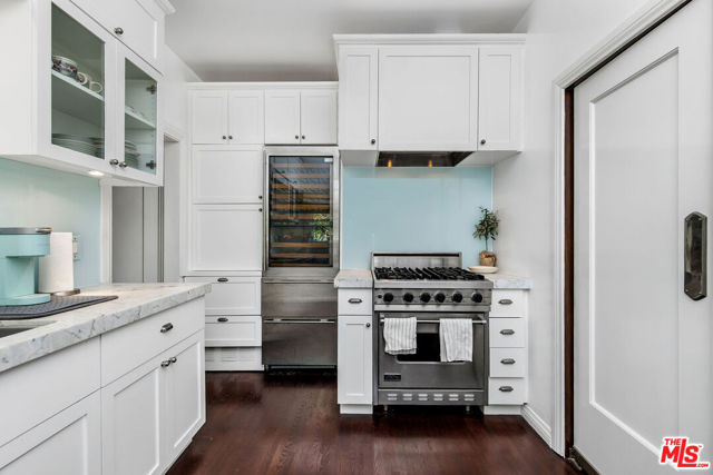 10335 Wilshire Boulevard, Los Angeles CA: https://media.crmls.org/mediaz/1c11a887-880e-4a5b-8df5-b5fa265bf7c7.jpg