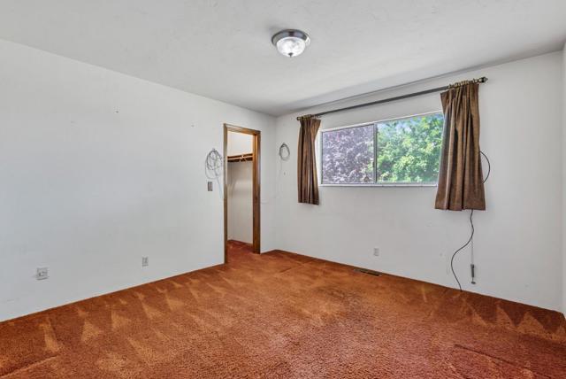 220 Holliday Drive, Hollister CA: https://media.crmls.org/mediaz/1c1212e6-4be0-44ad-9e37-02a043ba26be.jpg