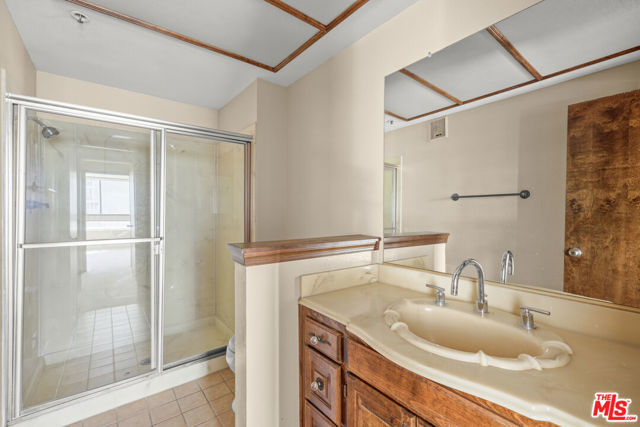 880 W 1st Street, Los Angeles CA: https://media.crmls.org/mediaz/1c1237a9-c3c9-46c5-b314-2b8c97238158.jpg