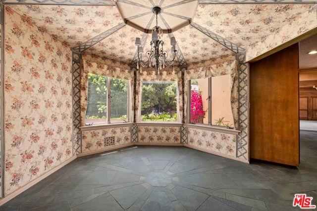 1029 Chevy Chase Drive, Beverly Hills CA: https://media.crmls.org/mediaz/1c125d24-2434-4df3-a690-499c9e40c315.jpg