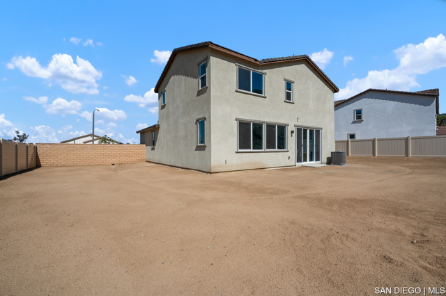 15353 Dawning CT, Lake Elsinore CA: https://media.crmls.org/mediaz/1c12e8e5-9300-4755-8489-e65150b1ccf5.jpg