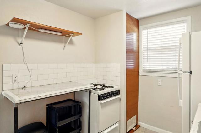 640 17th Avenue, Santa Cruz CA: https://media.crmls.org/mediaz/1c137ff2-d7e5-4399-921a-7cf9aff65952.jpg