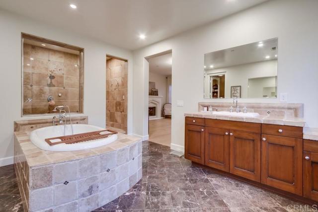 Detail Gallery Image 36 of 70 For 8308 Top O the Morning Way, San Diego,  CA 92127 - 5 Beds | 5/1 Baths