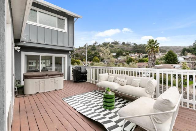 1 Sequoia Way, Pacifica CA: https://media.crmls.org/mediaz/1c146c3d-b9c9-487c-b4e2-3b878e5b62ec.jpg