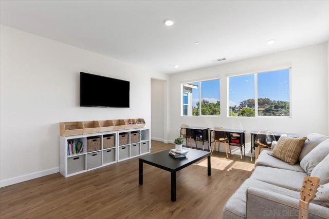 1457 Natalia Court, Escondido CA: https://media.crmls.org/mediaz/1c14ee07-fb10-4839-a427-c6bd90487d9f.jpg