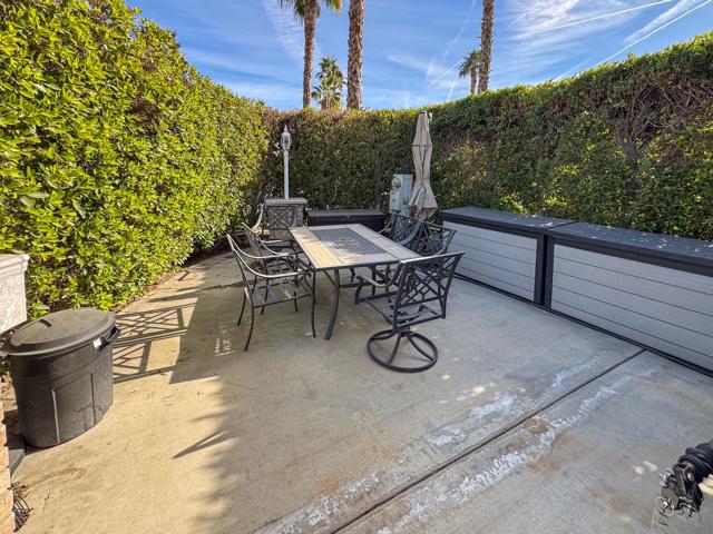 80394 Avenue 48, Indio CA: https://media.crmls.org/mediaz/1c15931c-6b66-4330-b552-674958957c23.jpg