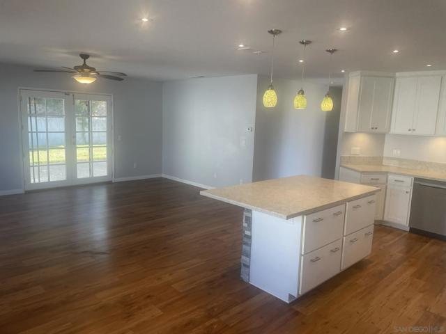 4043 Mira Costa St., Oceanside CA: https://media.crmls.org/mediaz/1c160705-4499-485e-990a-221633c6ae82.jpg
