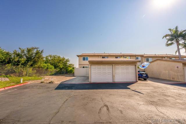 5800 Lake Murray Blvd, La Mesa CA: https://media.crmls.org/mediaz/1c16875d-e7e5-4c10-9a68-c9aff95c3f95.jpg
