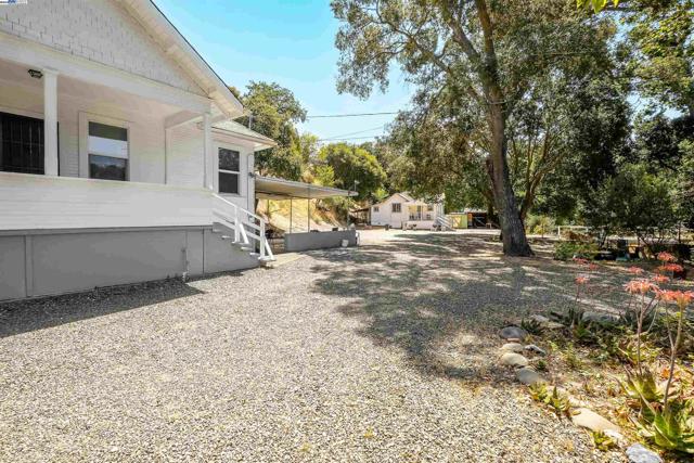 75 Kilkare Rd, Sunol CA: https://media.crmls.org/mediaz/1c16fba7-e2fa-413d-acf9-19f3e3d7a366.jpg