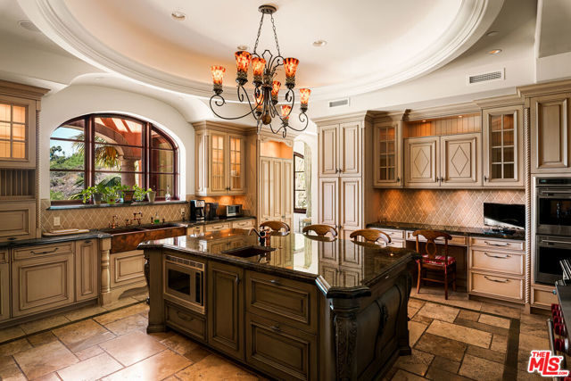 6 Bed Home for Sale in Beverly Hills, California
