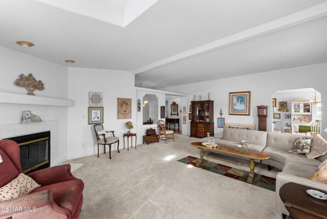 1215 Anchors Way Drive, Ventura CA: https://media.crmls.org/mediaz/1c1932cc-484c-436a-a3f3-a790fc8e3c61.jpg