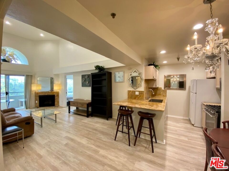 10960 Ashton Avenue #403