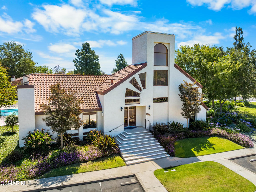 https://media.crmls.org/mediaz/1c19e9e8-d4a2-4169-b0d2-6836d73a7612.jpg?preset=X-Large