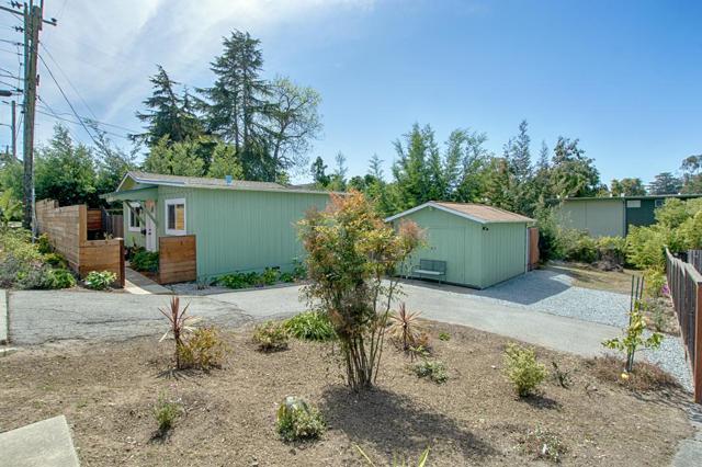 311 Mar Vista Avenue, Aptos CA: https://media.crmls.org/mediaz/1c1a022f-7b69-4564-bc20-9cf9b2f0db7b.jpg