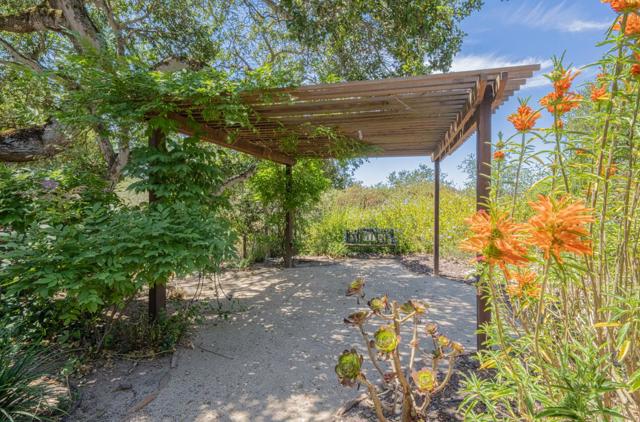 158 Echo Valley Road, Prunedale CA: https://media.crmls.org/mediaz/1c1a1c27-abef-46cf-b991-618c829b82c2.jpg