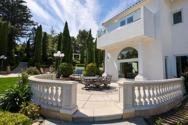 150 New Place Road, Hillsborough CA: https://media.crmls.org/mediaz/1c1a5494-5f40-4341-9f11-142510aaf8e5.jpg