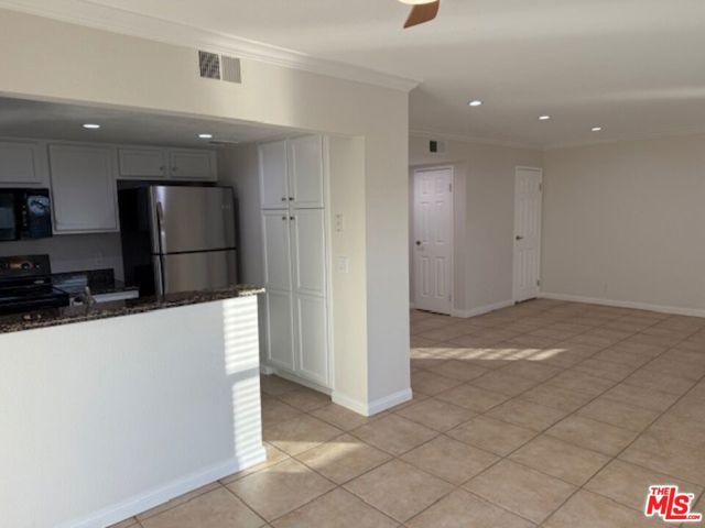 Image 3 of 11 For 43376 Cook Street 217