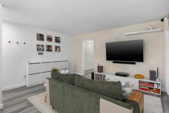 Detail Gallery Image 4 of 30 For 7980 Mission Center Ct. #F,  San Diego,  CA 92108 - 1 Beds | 1 Baths