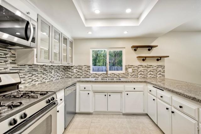 Detail Gallery Image 19 of 40 For 1019 Highland Dr, Vista,  CA 92083 - 3 Beds | 2 Baths