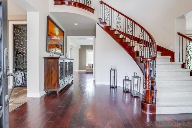 6977 Corte Langosta, Carlsbad CA: https://media.crmls.org/mediaz/1c1cc9dd-f126-4f50-91ac-c89c5646457d.jpg