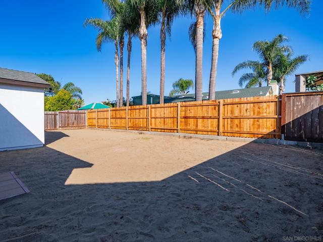 398 Coco Palms Dr, Oceanside, California 92058, 4 Bedrooms Bedrooms, ,2 BathroomsBathrooms,Single Family Residence,For Sale,Coco Palms Dr,250017064SD