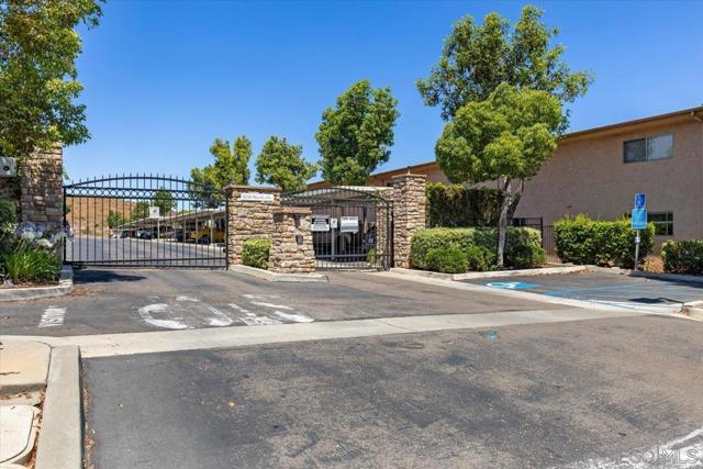 9728 Marilla Dr, Lakeside CA: https://media.crmls.org/mediaz/1c1e6417-0e71-4047-86a0-1f0e22781e0a.jpg