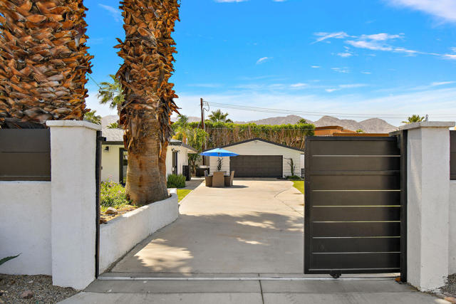 51485 Calle Guatemala, La Quinta CA: https://media.crmls.org/mediaz/1c1ea6d7-e389-4814-8ef5-2b887c1aaebe.jpg