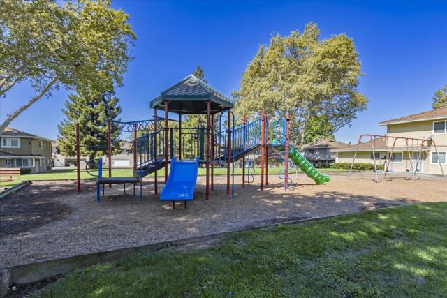 825 N Capitol Avenue, San Jose CA: https://media.crmls.org/mediaz/1c1eb3a5-efb1-4c87-8a9a-cc7e9b896bea.jpg