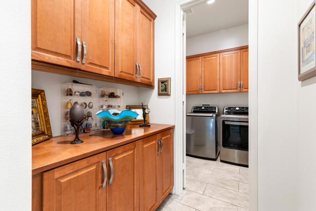 Image 37 of 86 For 43595 Vacanza Court