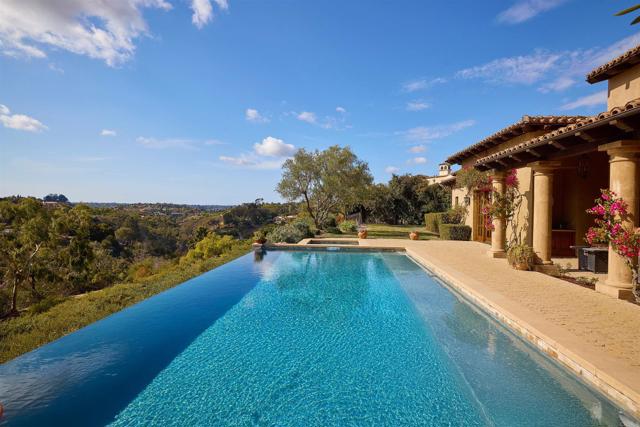 Detail Gallery Image 23 of 42 For 18482 Calle Tramonto, Rancho Santa Fe,  CA 92091 - 6 Beds | 6/1 Baths