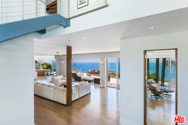 200 ARNO Way, Pacific Palisades CA: https://media.crmls.org/mediaz/1c201c10-e7d5-445d-8d98-59c0e203b16b.jpg