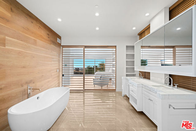 1324 Monument Street, Pacific Palisades CA: https://media.crmls.org/mediaz/1c203e79-30a9-4625-bfdb-0284c55a61ba.jpg