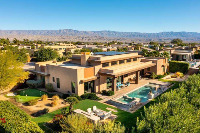 15 Via Montagna, Rancho Mirage CA: https://media.crmls.org/mediaz/1c21d2fd-c300-4846-82e2-011c2c6bb221.jpg