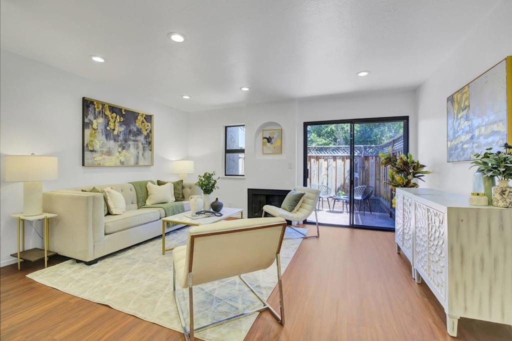 433 W Rincon Avenue #L
