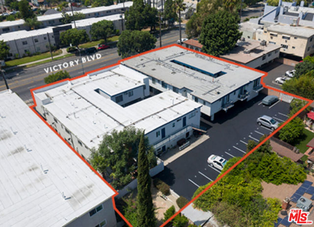 Image 2 of 52 For 15115 Victory Boulevard